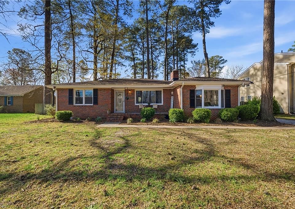 1st image of 4073 Maple Dr