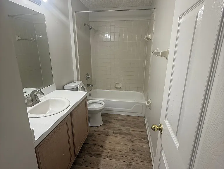 Bathroom #3- Full Bathroom