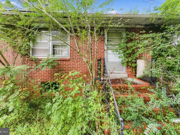 207 Simmons Dr, Lawrenceville, VA 23868
