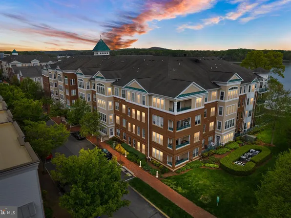 440 Belmont Bay Dr Unit 303, Woodbridge, VA 22191
