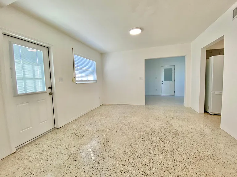 480 Alice Dr — Photo 7