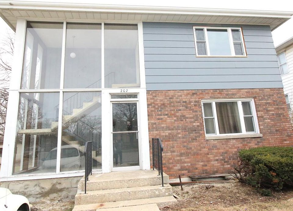 Main entry - large area to park