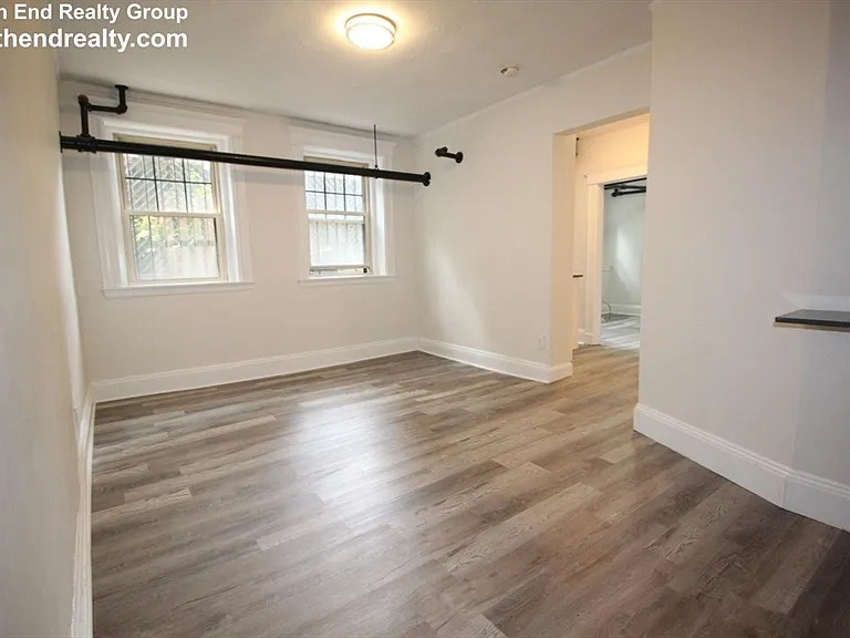 3 Crawford St #B — Photo 3