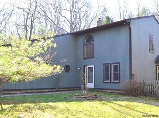 56 W Willets Dr, Red Hook, NY 12571