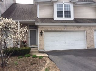 1233 W Danbury Dr, Cary, IL 60013