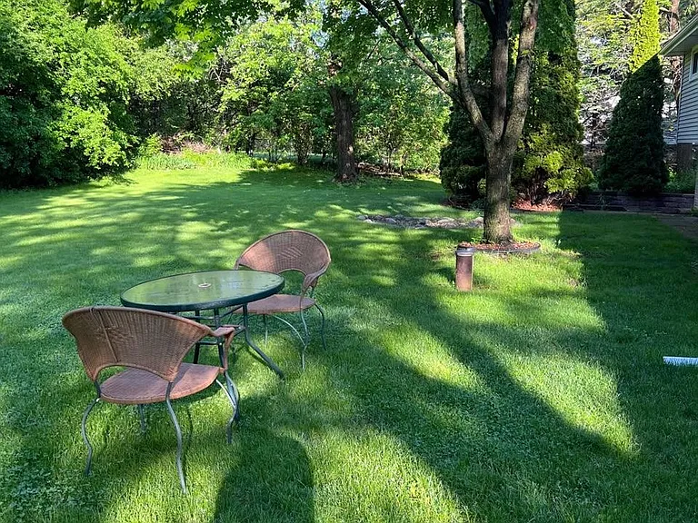 519 W Fransee Ln — Photo 16