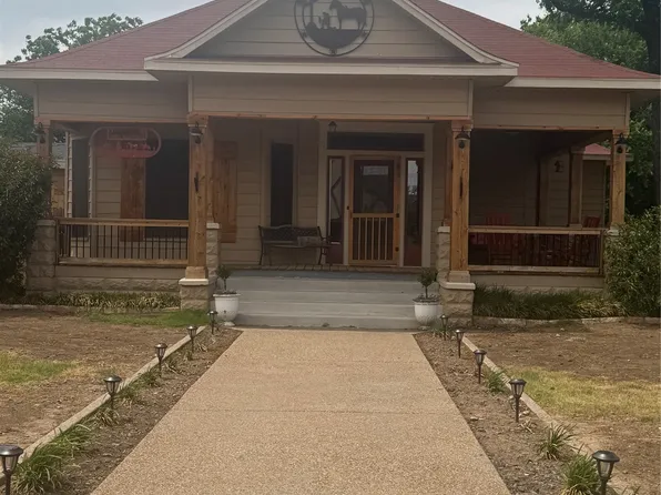 400 Cain St, Quanah, TX 79252