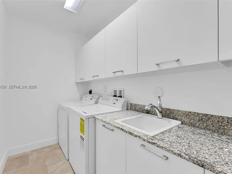 8441 NW 51st Ter #8441 — Photo 10