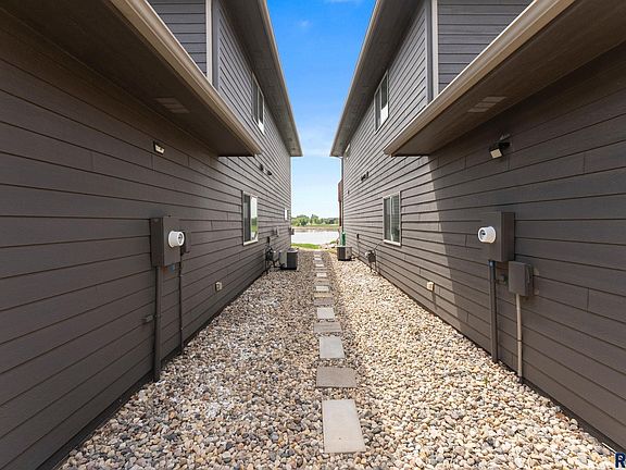 3rd image of 9007 W 32nd St Street