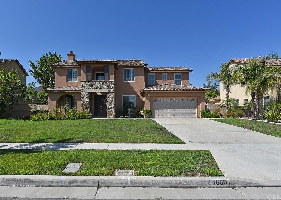 2nd image of 1650 Paseo Vista St