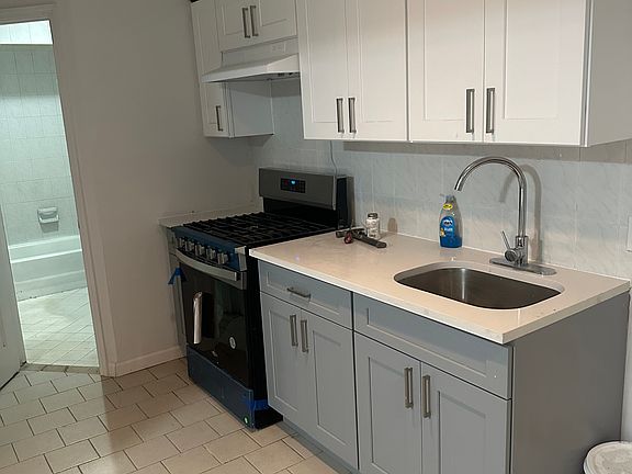 3rd image of 69 Lockwood Ave