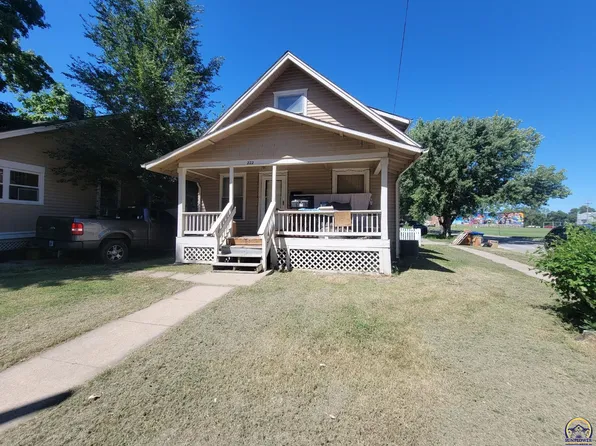 222 SE 17th St, Topeka, KS 66612