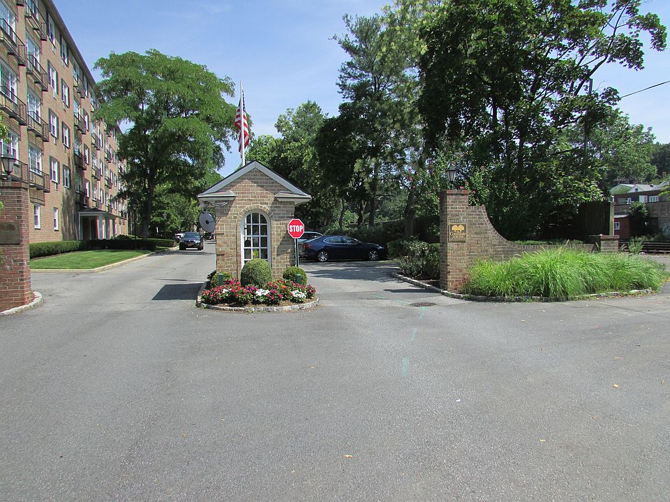 4 Consulate Drive