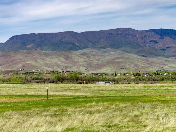 3935 Jake Ln, Emmett, ID 83617