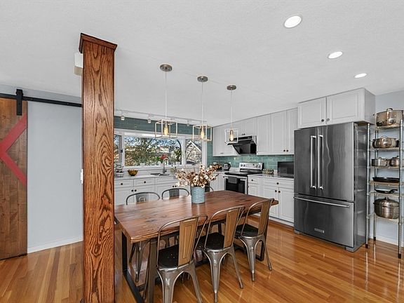 4th image of 23 Ashland St #23