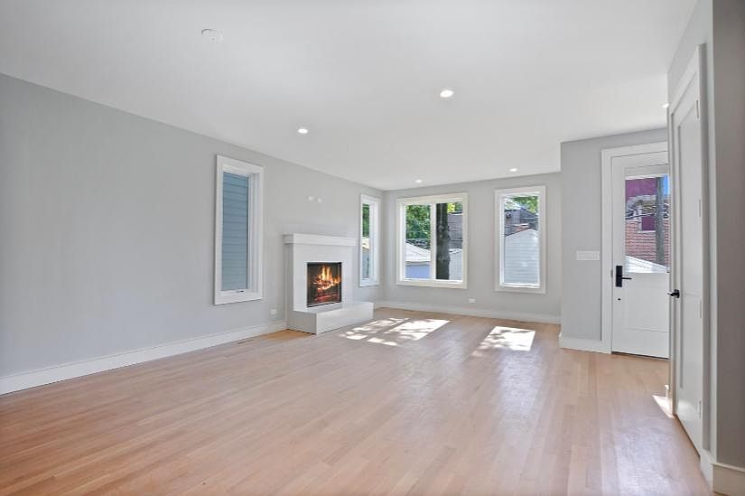 1st image of 1831 W Berenice Ave #2