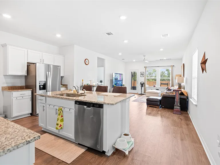 143 Santa Rosa Ln — Photo 6
