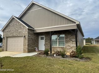 221 Beau Claire Cir, Warner Robins, GA 31093