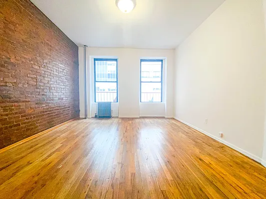 Rented by RealTegrity NY LLC | media 9