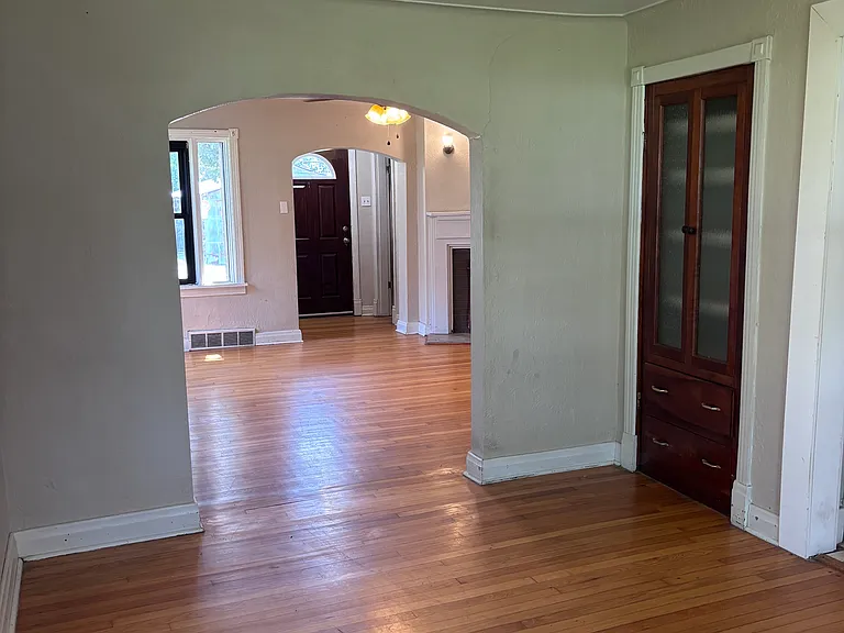539 Main St — Photo 3