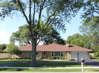 410 W Willow Rd, Prospect Heights, IL 60070