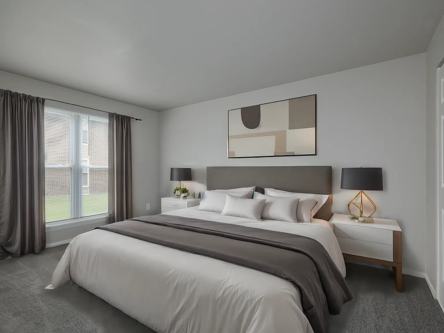 Edgewater Manor — Photo 4