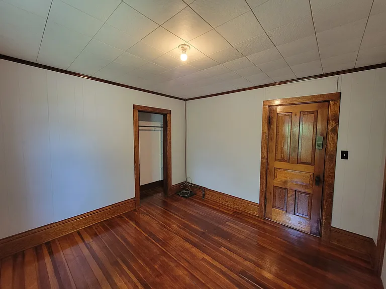 305 Washington St — Photo 15