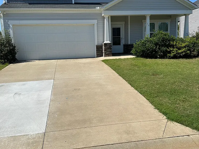 14 Larson Dr — Photo 2