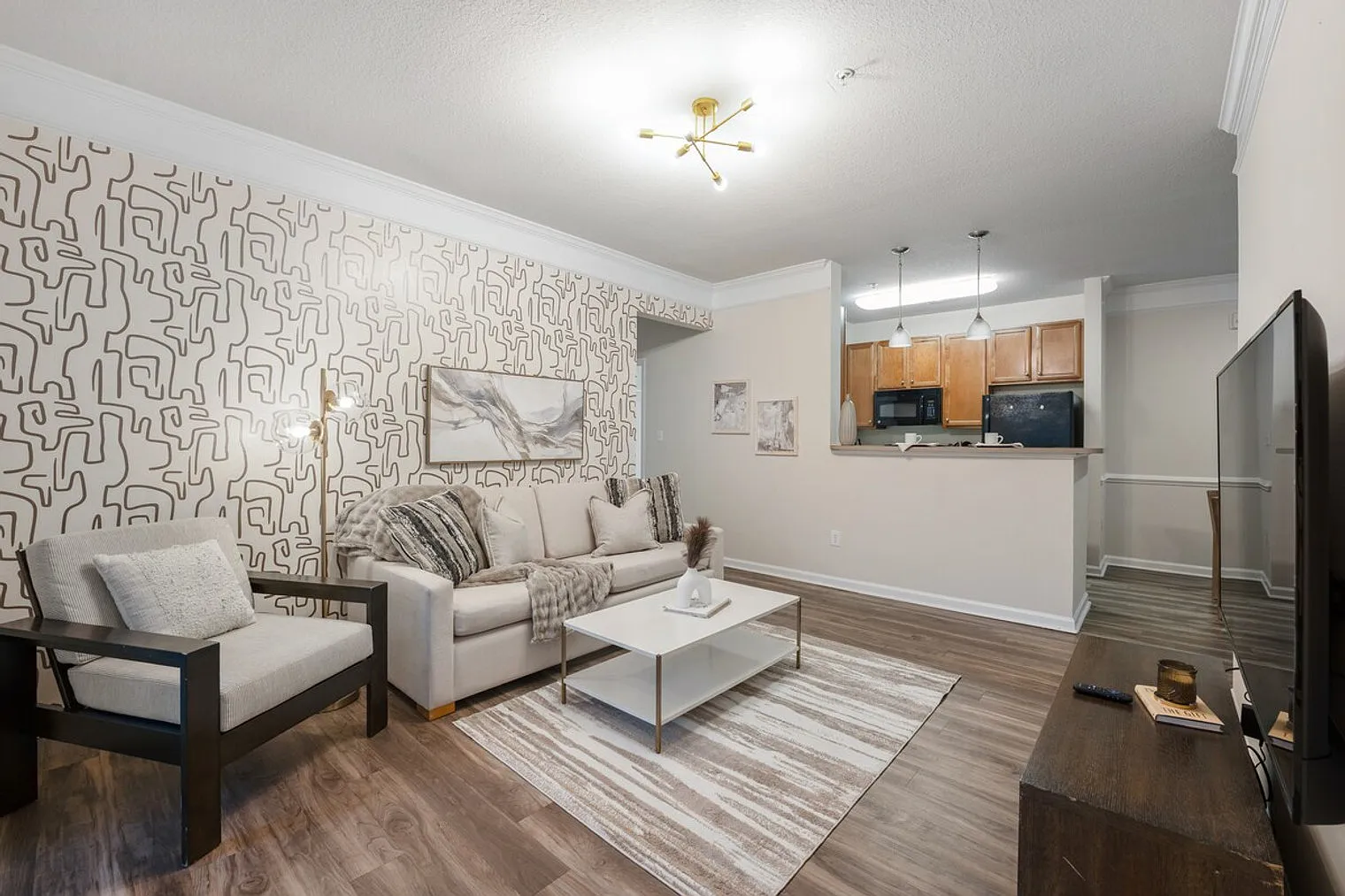 2 bed, 2.0 bath, 1001 sqft, $4,297 — Photo 2