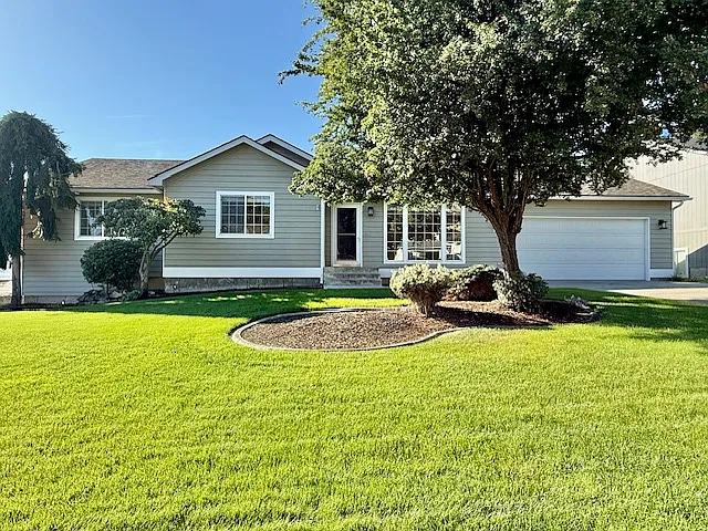 814 E Country Hill Ct — Photo 1