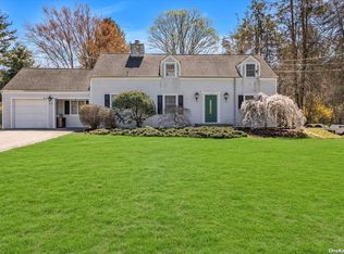 52 Meadowbrook Dr, Huntington Station, NY 11746