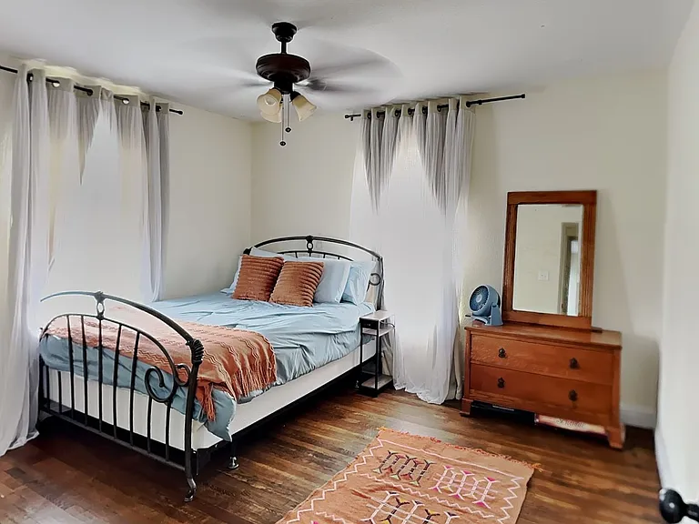 4705 Selkirk Dr — Photo 14