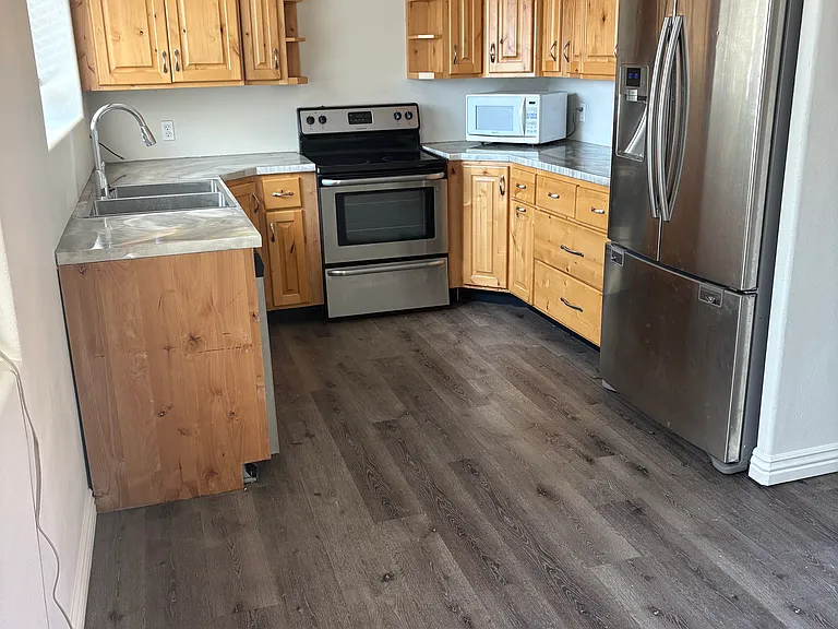 750 S 400th St E — Photo 3