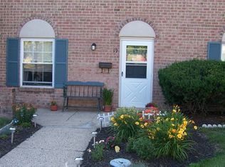 19 Delancy Ct, North Wales, PA 19454