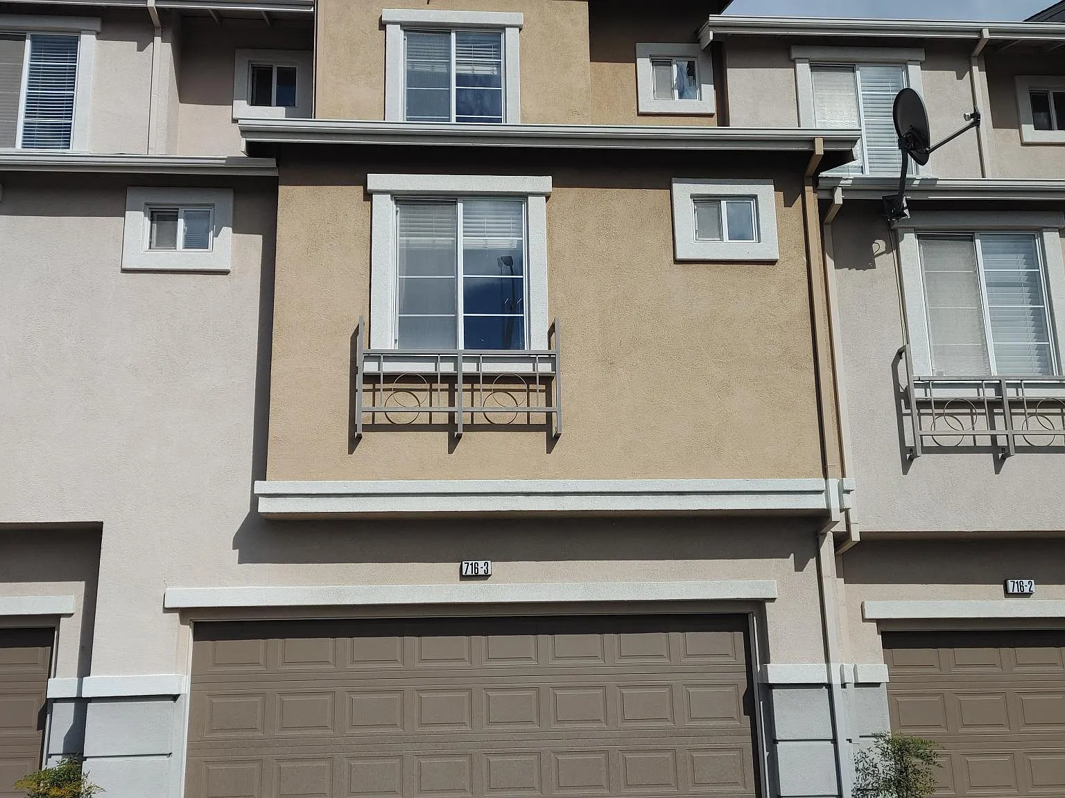 716 City Walk Pl — Photo 3