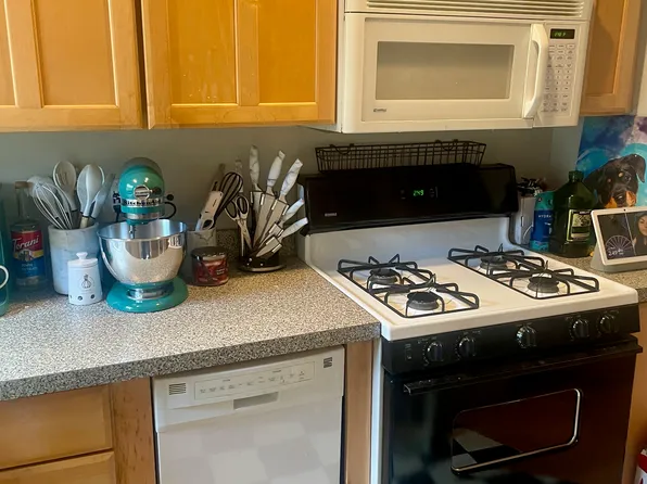 46 Hull St #2, Boston, MA 02113