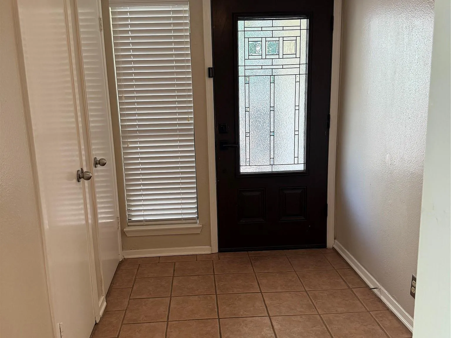 2 bed, 2.0 bath, 1784 sqft, $1,995 — Photo 2