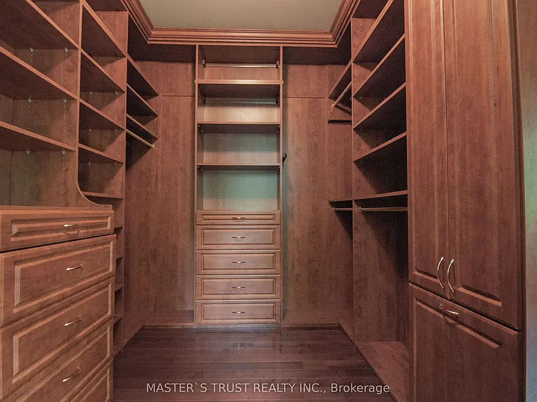 678 Saint Nicholas Ct — Photo 27