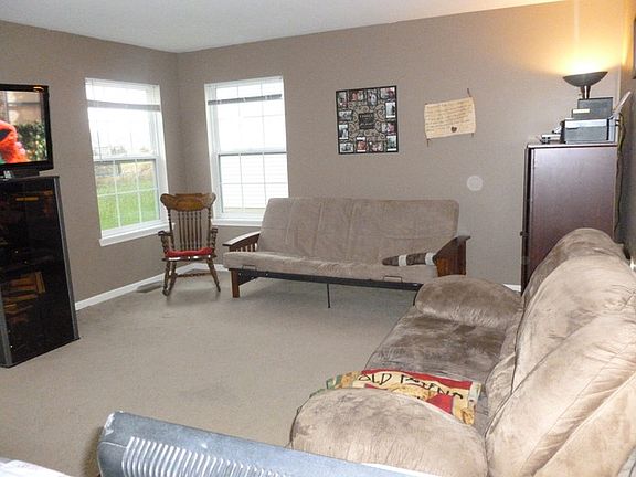 4th image of 157 Bloomfield Dr