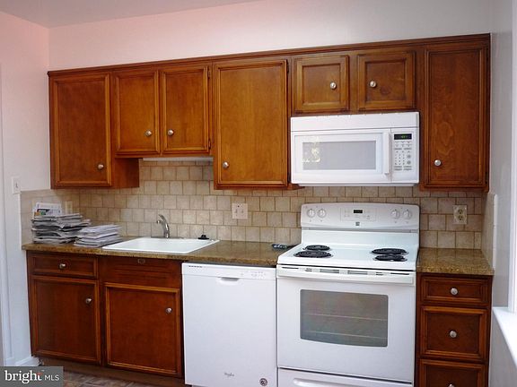 5th image of 3300 Potterton Dr
