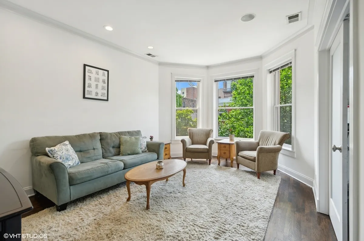 Building Photo - 3645 N Wilton Ave #1