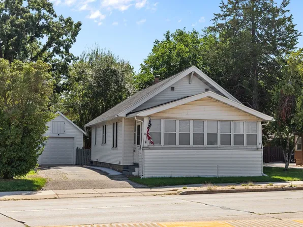 613 W Wisconsin Ave, Appleton, WI 54911