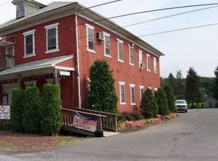 92 Main St, Klingerstown, PA 17941