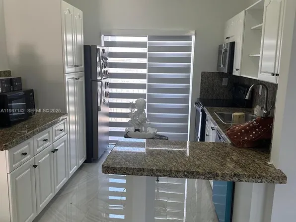 7526 W 20th Ave APT 203, Hialeah, FL 33016