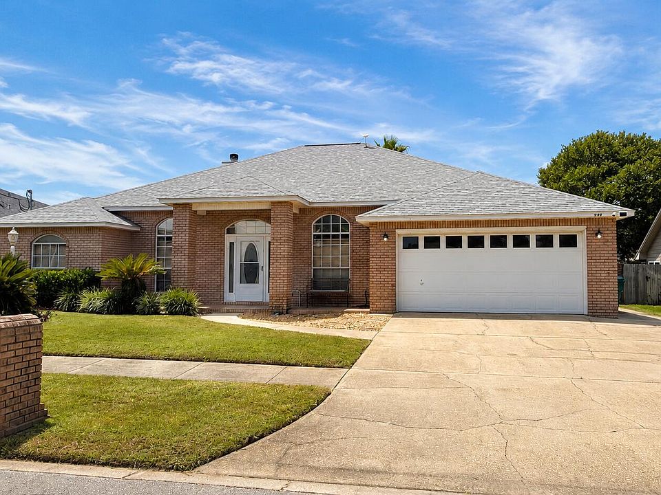 1st image of 329 Sailfish Cir