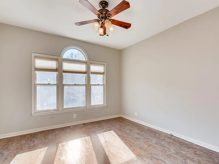 8449 Indian Hills Dr — Photo 16