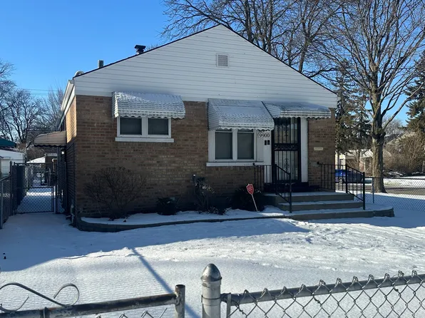 9900 S Paxton Ave, Chicago, IL 60617