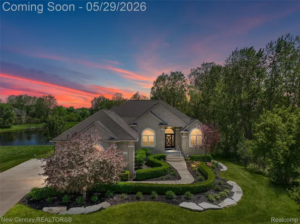 55490 Whispering Hills Dr, Shelby Township, MI 48316