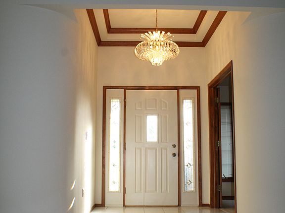 foyer w/ double pan ceiling
