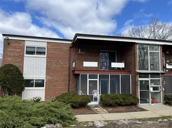 115 Grove St APT 1, West Roxbury, MA 02132